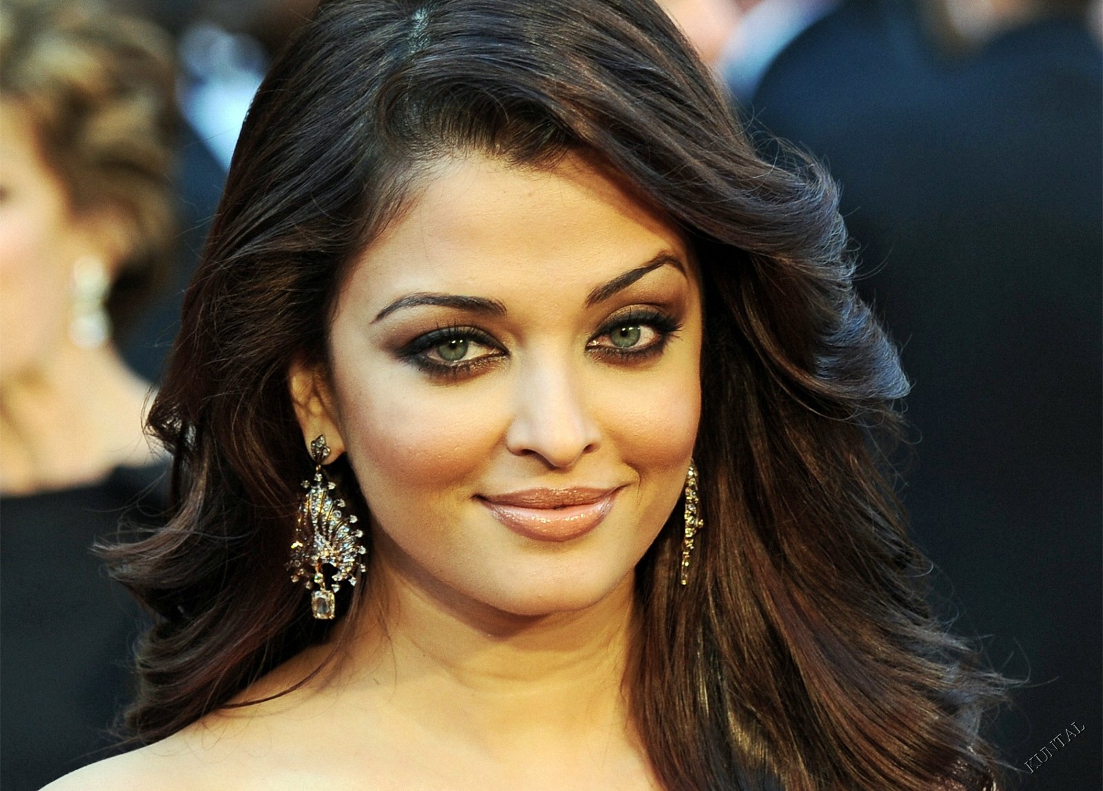 Aishwarya Rai Bachan Pictures, Images