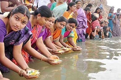 Adiperukku festival in River basins